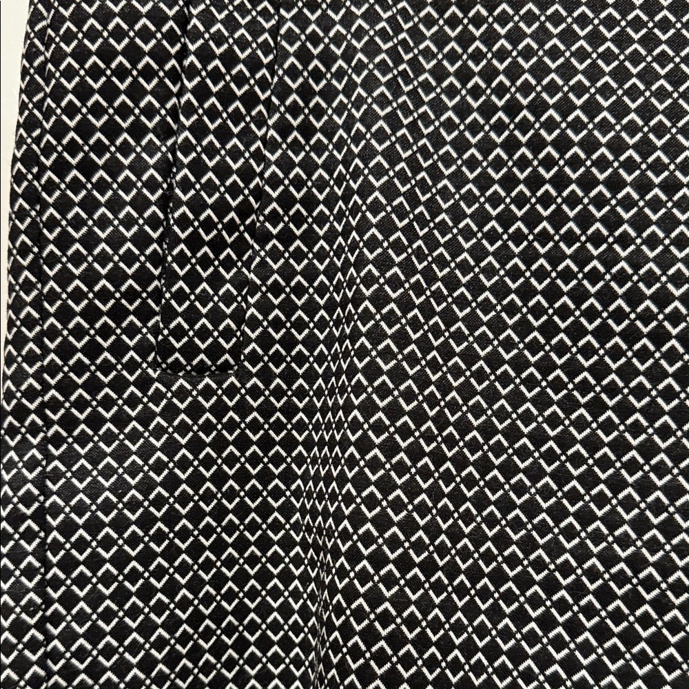 Elle Monochrome Patterned Shorts - Picture 3 of 5